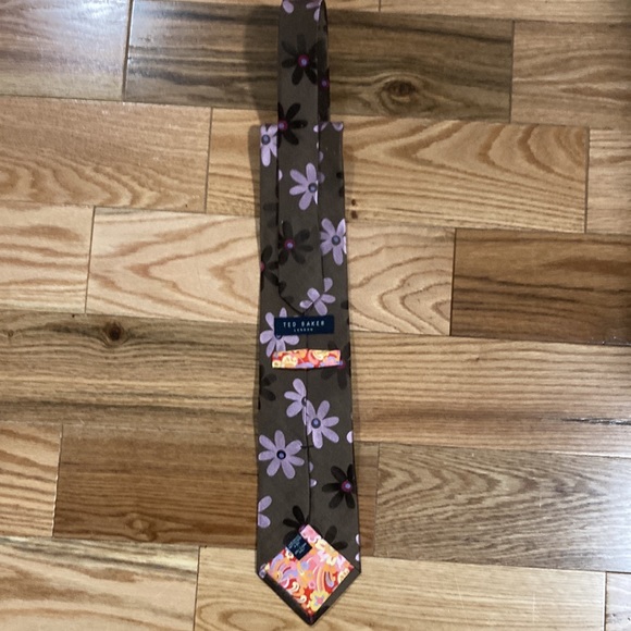 Ted Baker London brown with flower tie - Picture 2 of 4